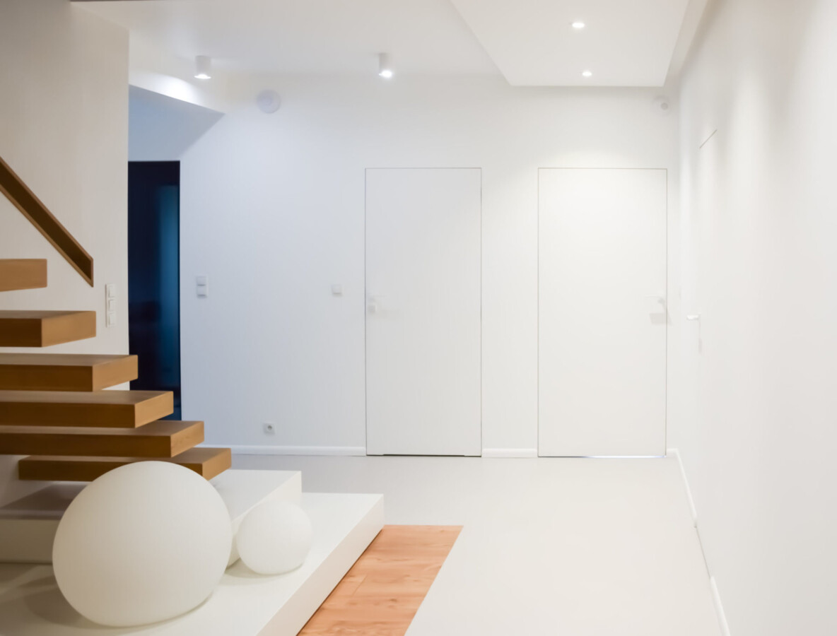 Peidetud raamiga uks Sara Plus Nuovo