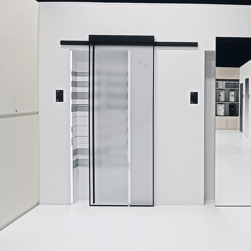 Spazio Aria seina küljes lükanduks