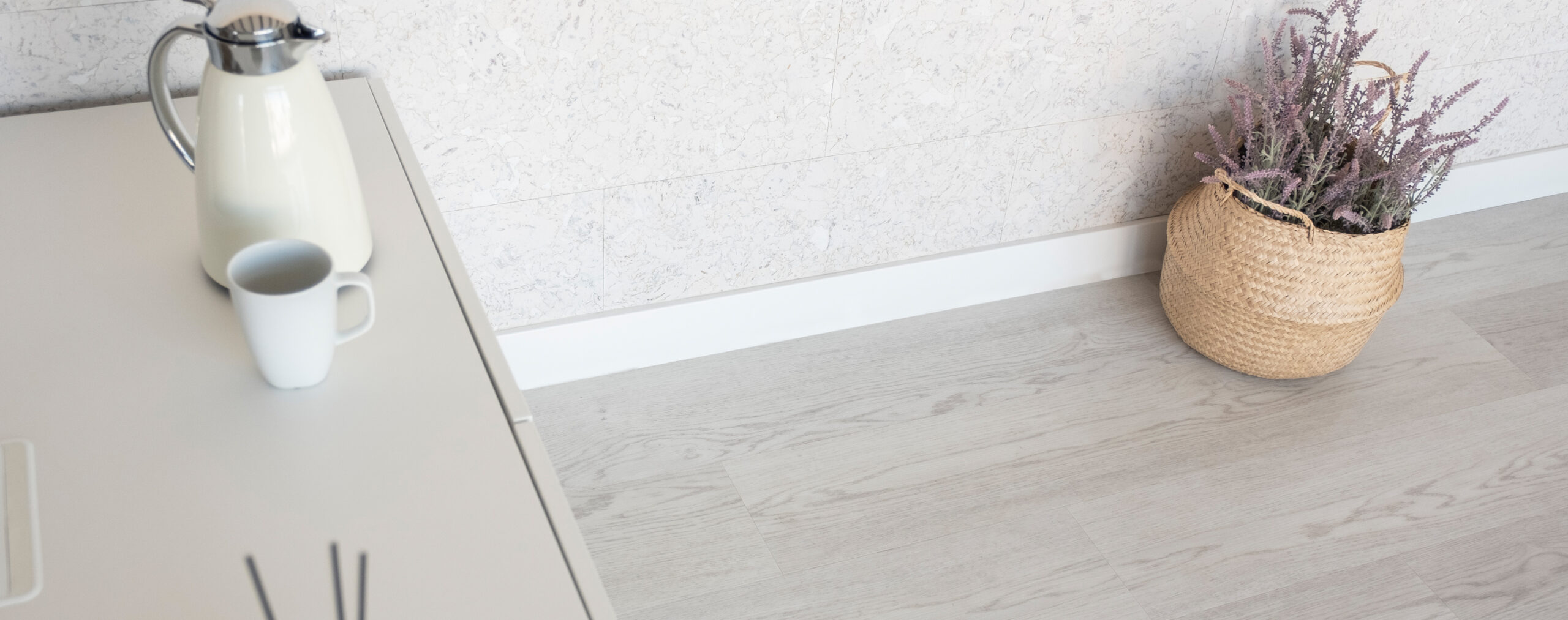 Prome liimitav vinüülparkett Pilves jõe tamm 1219 x 229 x 2,5mm